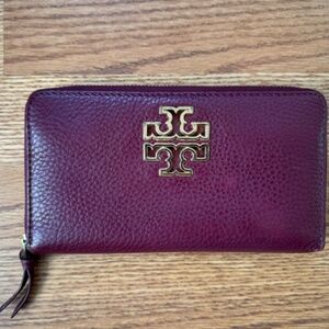 Tory Burch wallet